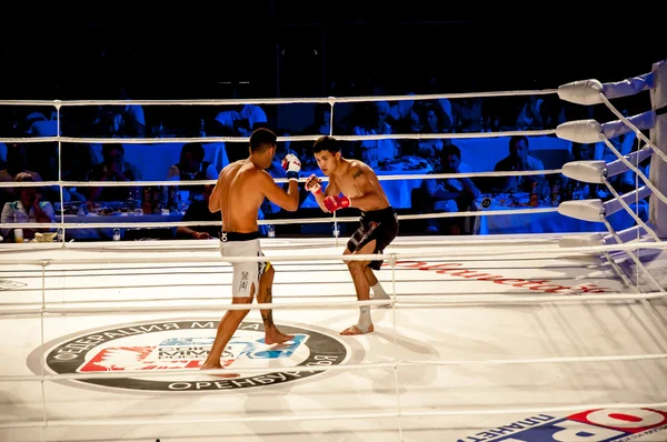 MMA fights without rules. Agoni Romero, Spain and Rinat Kul?tumanov, Russia — Stock Photo, Image