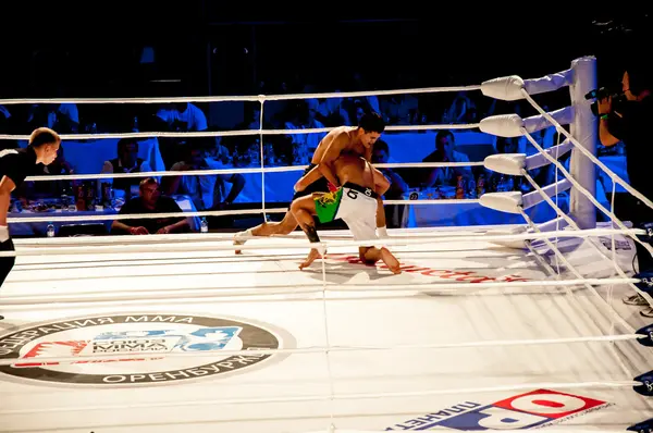 L'MMA combatte senza regole. Agoni Romero, Spagna e Rinat Kul? tumanov, Russia — Foto Stock