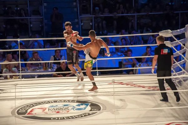 MMA fights without rules. Agoni Romero, Spain and Rinat Kultumanov, Russia. — Stock Photo, Image