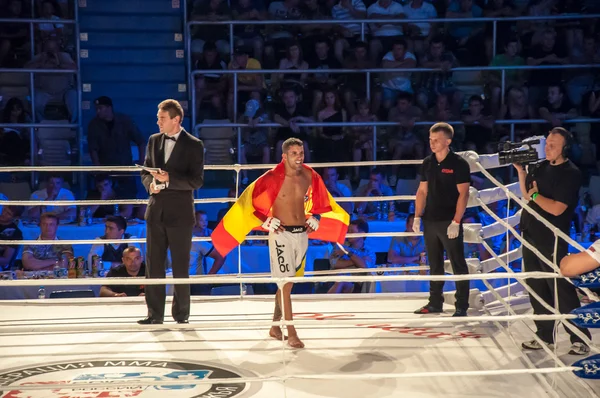 O MMA luta sem regras. Agoni Romero, Espanha e Rinat Kultumanov, Rússia . — Fotografia de Stock