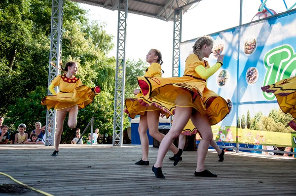 Dance on the Ivan Kupala day celebration — Stock Photo, Image