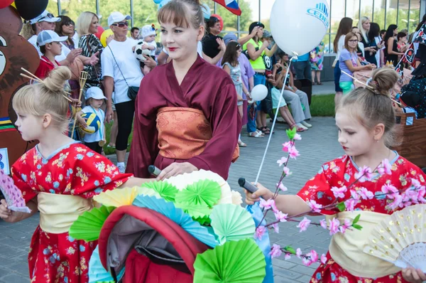 A parade of strollers — Stock Photo, Image