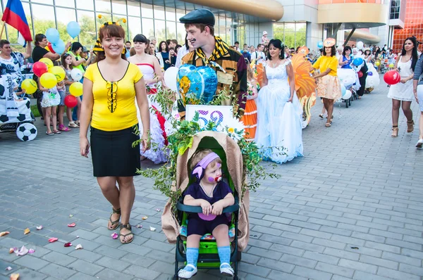 A parade of strollers — Stock Photo, Image