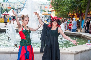 Ivan kupala günü kutlama üzerinde giysi