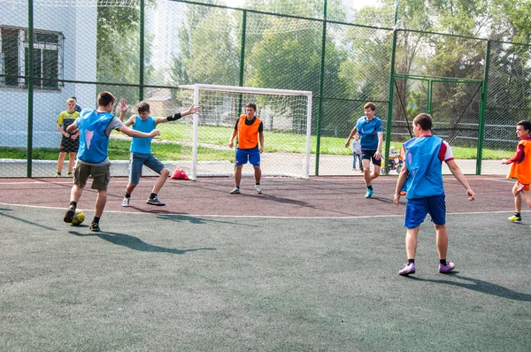 Mini-Fußballturnier für Schulmannschaften — Stockfoto