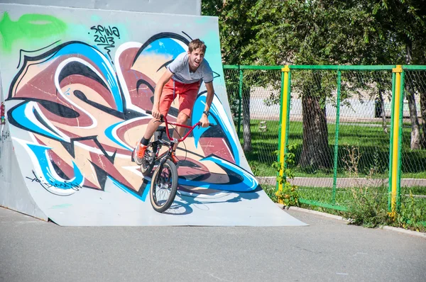 Träning fans av cykel trial — Stockfoto