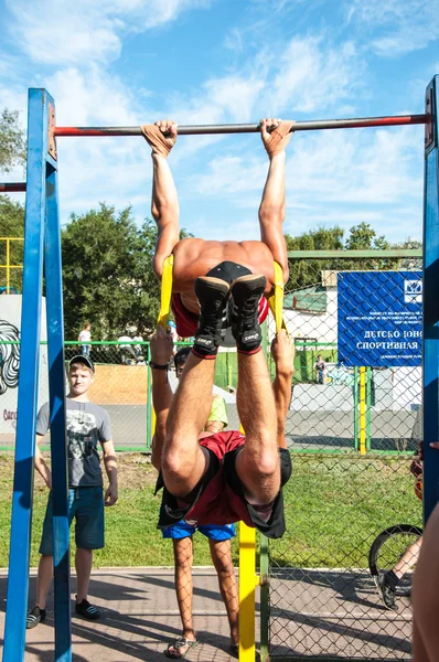 Amateur competitions of street workout — Stock Photo, Image
