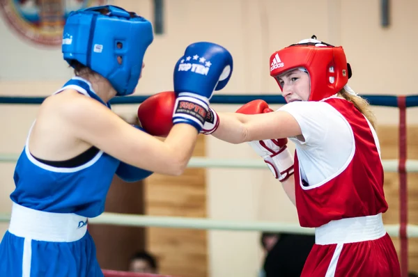 Competition Boxing between girls — Stock Photo, Image