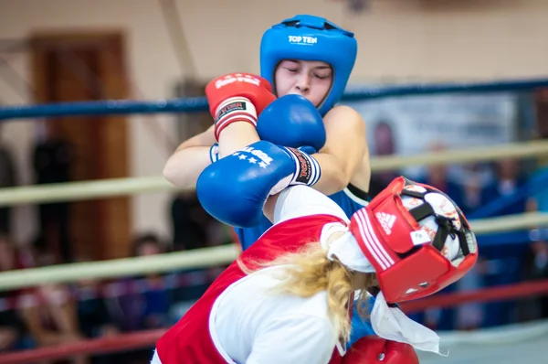 Competition Boxing between girls — Stock Photo, Image