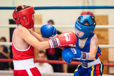 gençler arasında boks yarışmaları