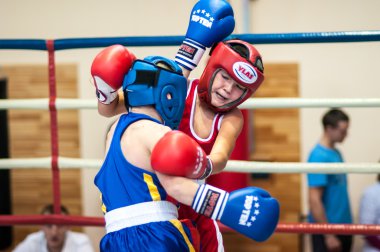 gençler arasında boks yarışmaları