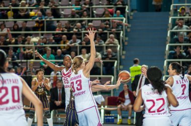 kızlar arasında yarışmalar basketbol