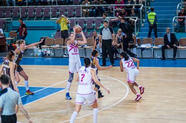 kızlar arasında yarışmalar basketbol