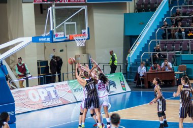 kızlar arasında yarışmalar basketbol
