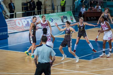 kızlar arasında yarışmalar basketbol