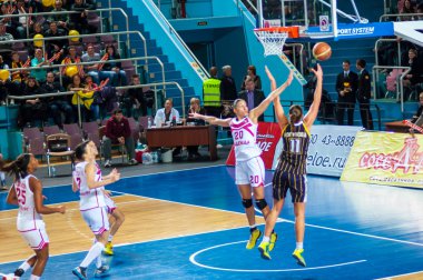 kızlar arasında yarışmalar basketbol