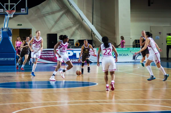 Kızlar arasında yarışmalar basketbol — Stok fotoğraf