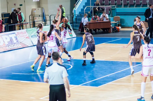 Competitions Basketball among girls — Stock Photo, Image