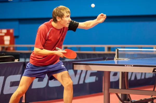 Play ping pong between men — Stock Photo, Image
