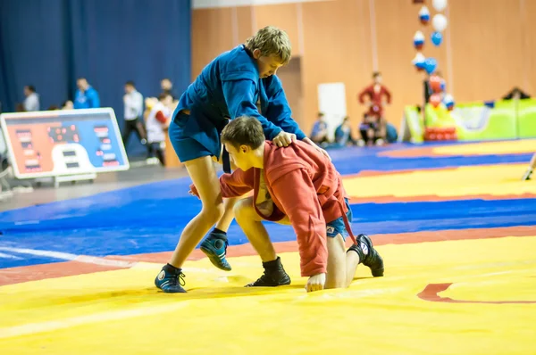 Sambo eller självförsvar utan vapen. junior tävlingar — Stockfoto