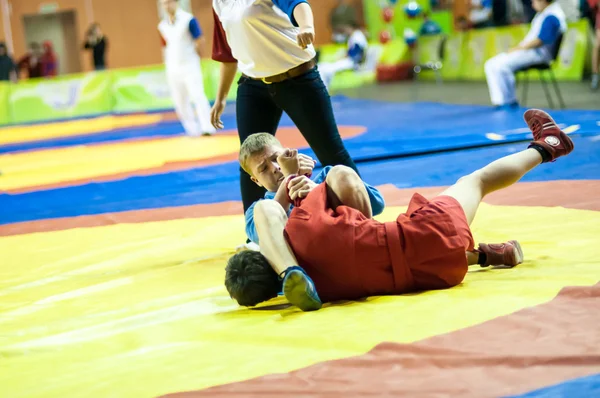 Sambo eller självförsvar utan vapen. junior tävlingar — Stockfoto