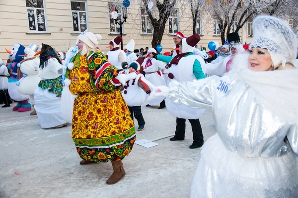 Competição de Ano Novo de bonecos de neve . — Fotografia de Stock