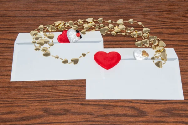 Hart in envelop. Gelukkige Valentijnskaarten dag — Stockfoto