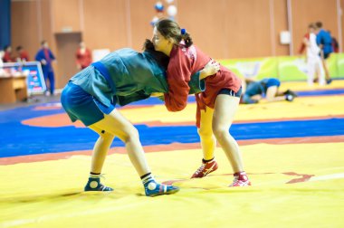 Sambo veya savunma silah olmadan. yarışmalar kızlar...