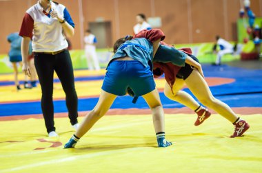 Sambo veya savunma silah olmadan. yarışmalar kızlar...