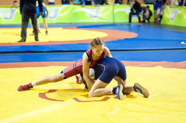 Sports wrestling competition between girls — Stock Photo, Image