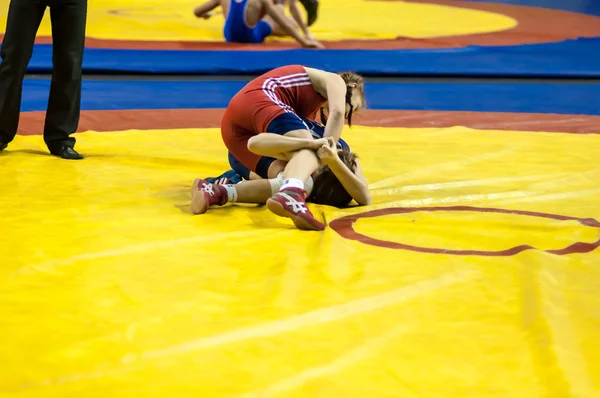 Sports wrestling competition between girls — Stock Photo, Image