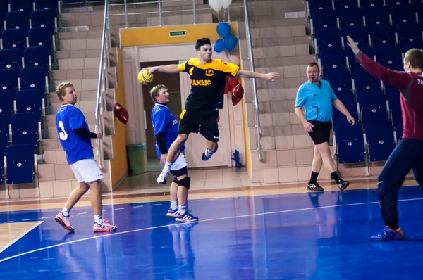 Internationella handbollsturnering till minne av den första guvernören i orenburg provinsen neplueva i.i. — Stockfoto