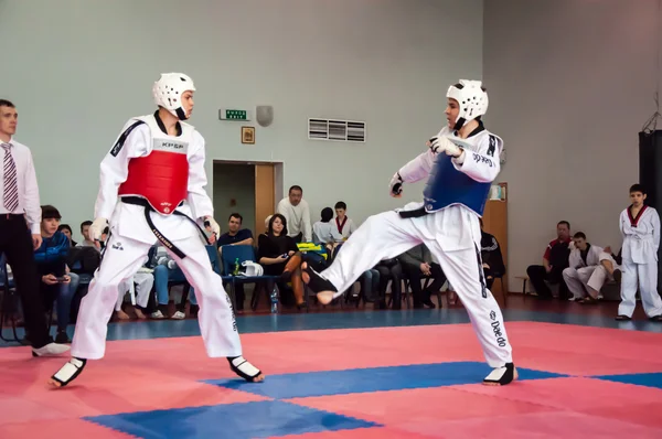 Samoobrona sem braços - Taekwondo é uma arte marcial coreana . — Fotografia de Stock