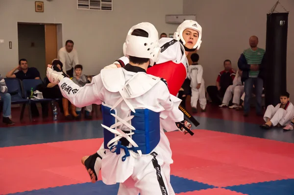 Samoobrona sin armas - Taekwondo es un arte marcial coreano . —  Fotos de Stock