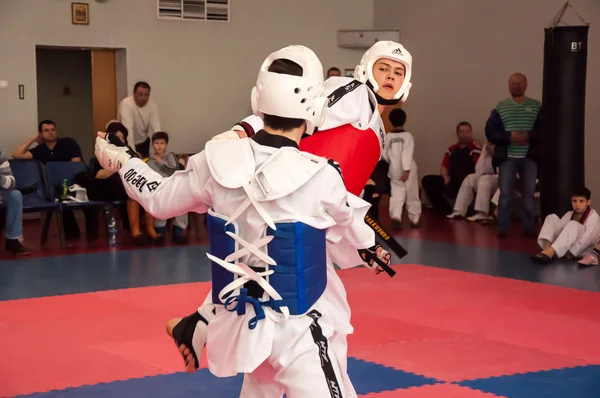 Samoobrona sem braços - Taekwondo é uma arte marcial coreana . — Fotografia de Stock