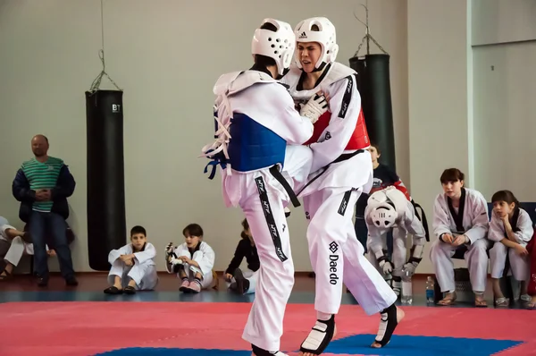 Samoobrona ohne Arme - Taekwondo ist eine koreanische Kampfkunst. — Stockfoto