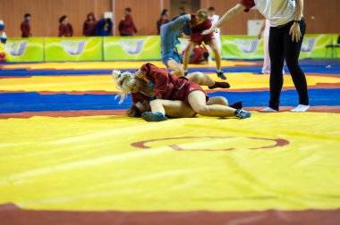 Sambo veya savunma silah olmadan. yarışmalar kızlar... ...