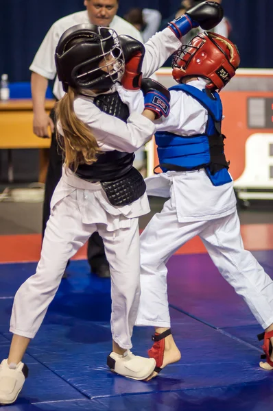 Kobudo competição entre meninas — Fotografia de Stock