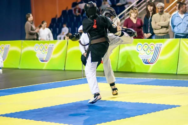 Kobudo competição entre meninos — Fotografia de Stock