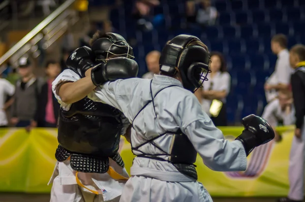 Kobudo competition between boys. — Stock Photo, Image