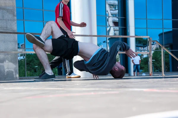 Bailarín-chico amateur Break-dance — Foto de Stock