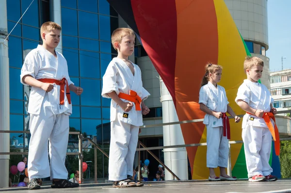 I bambini sono impegnati in Taekwondo — Foto Stock