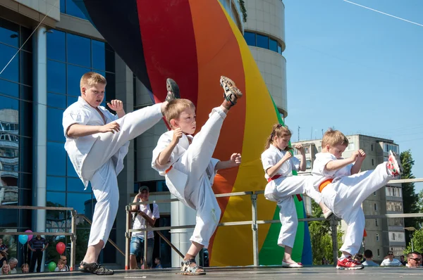 I bambini sono impegnati in Taekwondo — Foto Stock