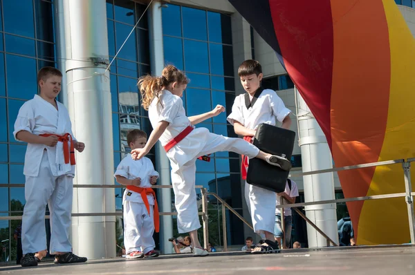 Děti se účastní taekwondo — Stock fotografie