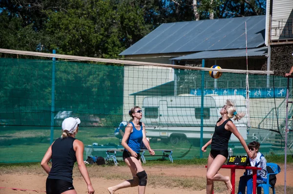 Beach volleyball play girls — Stock Photo, Image