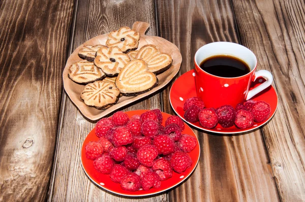 Tasse à café framboise mûre et biscuits — Photo