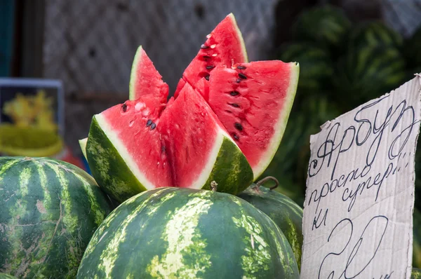 L'anguria viene venduta al Bazar — Foto Stock