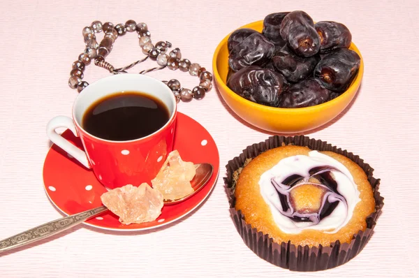 Tâmaras de café bolo e cristal de açúcar navat — Fotografia de Stock