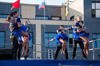 Rus Halk Dansları açık havada gerçekleştirilir