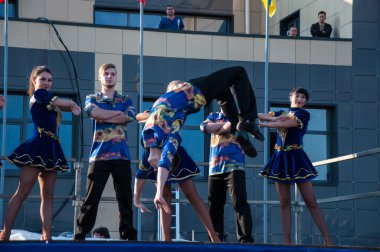 Rus Halk Dansları açık havada gerçekleştirilir